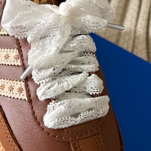 Adidas Samba Brown and White Sneakers - Picture 4 of 10